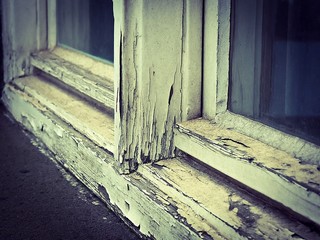 Quelles différences existent-ils entre l'aluminium, le bois et le PVC pour l'isolation de vos portes et fenêtres ? Quel est le meilleur rapport qualité / prix ?